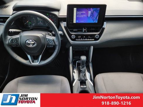 Used 2024 Toyota Corolla Cross AWD Hybrid image 27