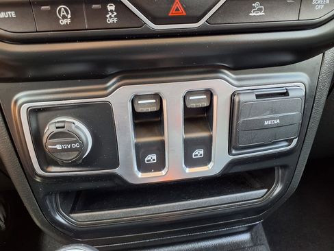 Used 2021 Jeep Wrangler Sport AWD/4WD image 8