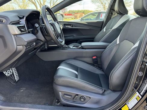 Used 2025 Toyota Camry SE image 21