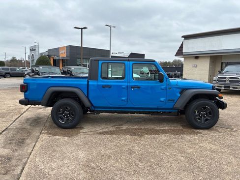New 2026 Jeep Gladiator Sport AWD/4WD image 7