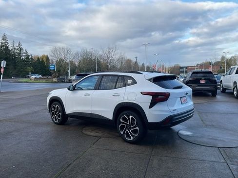 New 2026 Chevrolet Trax RS image 5