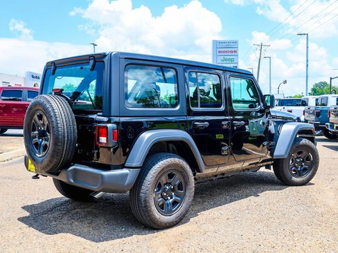 Used 2025 Jeep Wrangler Unlimited Sport AWD/4WD image 6