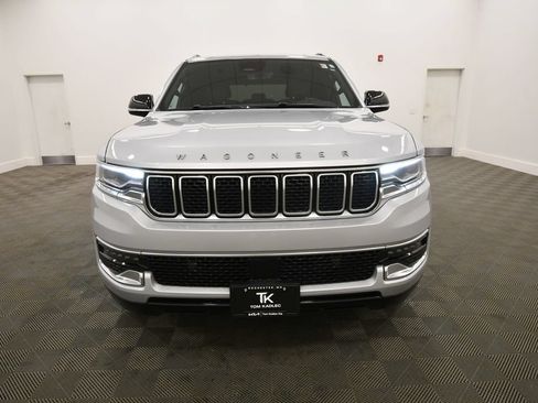 Used 2024 Jeep Wagoneer 4WD w/ Premium Group I image 11