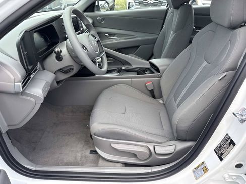 New 2026 Hyundai Elantra SE FWD image 9