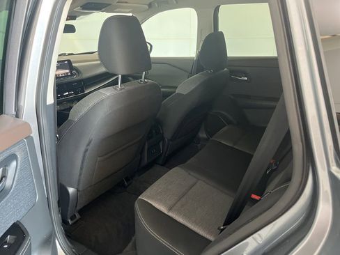 Used 2022 Nissan Rogue SV FWD image 24
