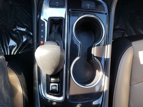 Used 2023 Chevrolet Equinox Premier image 20