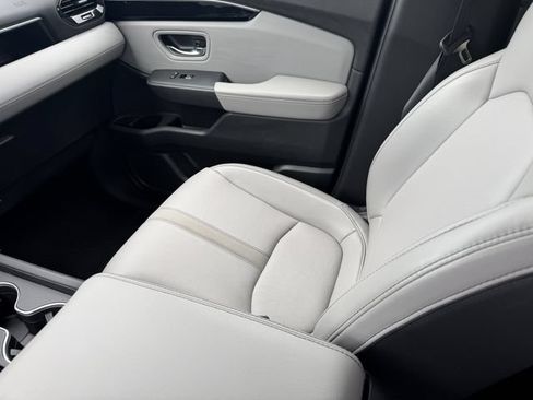 Used 2023 Honda Pilot Touring image 21