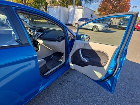 Used 2013 Ford Fiesta SE image 17
