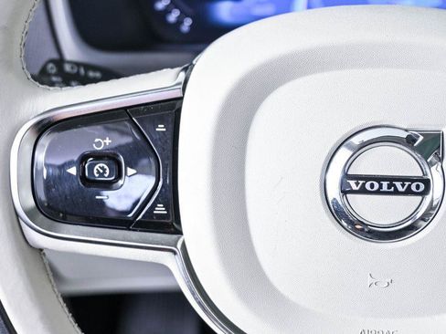 Certified 2024 Volvo XC90 B5 Plus w/ Protection Package Premier AWD/4WD image 11