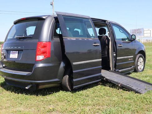 Used 2012 Dodge Grand Caravan American Value Package FWD image 6