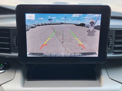 Used 2021 Ford Explorer XLT w/ Equipment Group 202A RWD image 18