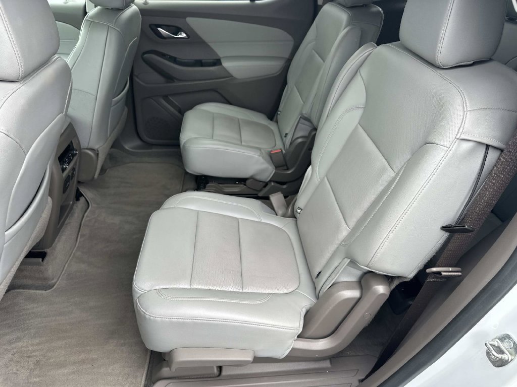 Used 2021 Chevrolet Traverse Premier FWD image 12