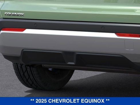 New 2025 Chevrolet Equinox LT w/ Safety and Technology Package FWD image 15
