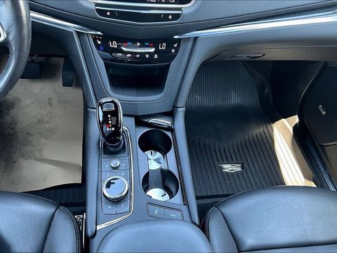 Certified 2023 Cadillac XT5 Premium Luxury w/ Technology Package AWD/4WD image 15