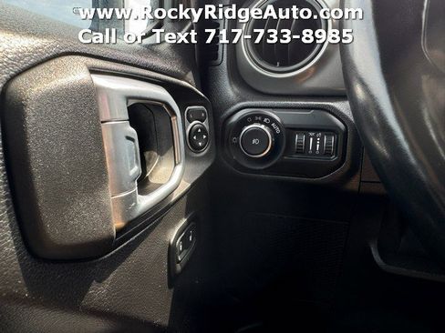 Used 2022 Jeep Wrangler Unlimited Sport AWD/4WD image 35