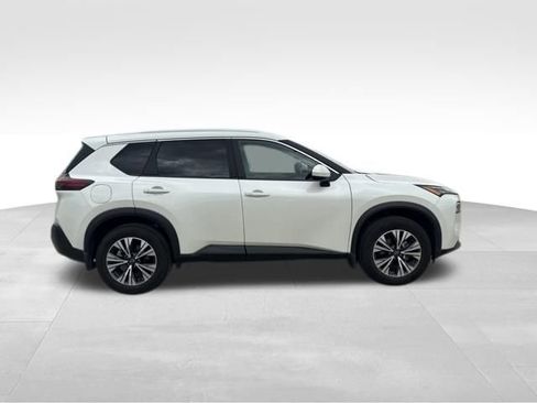 Used 2023 Nissan Rogue SV w/ SV Premium B Package FWD image 2