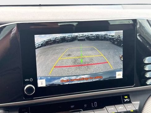 Used 2026 Toyota Camry SE FWD image 19