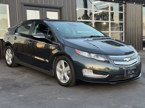 Used 2015 Chevrolet Volt Premium w/ Premium Trim Package FWD image 3