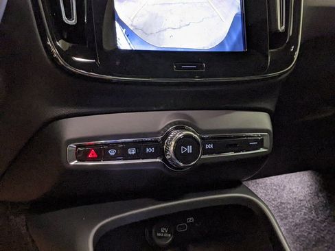 New 2026 Volvo XC40 B5 Plus w/ Protection Package Premier AWD/4WD image 18