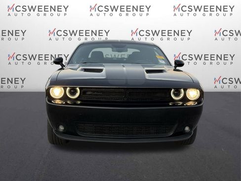 Used 2023 Dodge Challenger SXT w/ Blacktop Package image 8