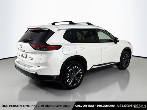 Certified 2026 Nissan Rogue Platinum w/ Platinum Premium Package AWD/4WD image 5