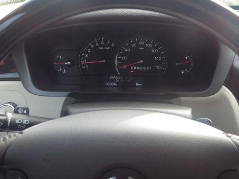 Used 2009 Cadillac DTS w/ Trunk Convenience Package FWD image 8