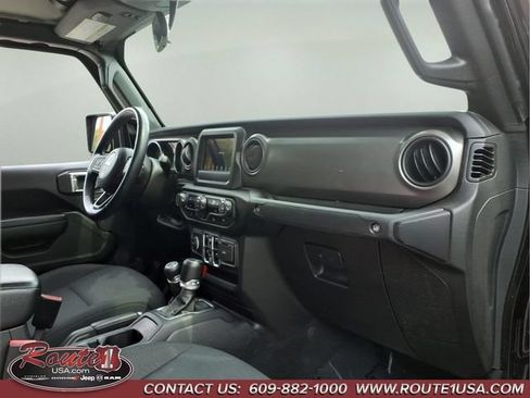Used 2022 Jeep Gladiator Sport AWD/4WD image 13