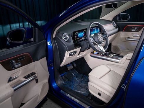 Certified 2025 Mercedes-Benz GLA 250 image 12