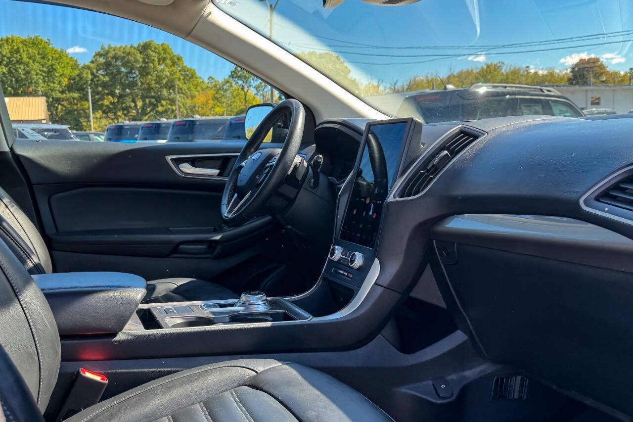 Used 2023 Ford Edge SEL w/ Convenience Package AWD/4WD image 11