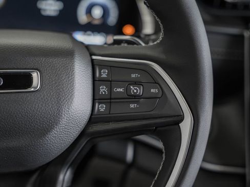 New 2025 Jeep Grand Cherokee Altitude w/ Trailer Tow Package image 25