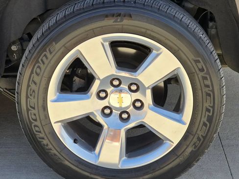 Used 2015 Chevrolet Suburban LTZ RWD image 40