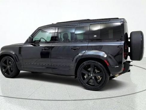 Used 2024 Land Rover Defender 110 X-Dynamic SE AWD/4WD image 5