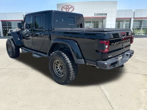 Used 2025 Jeep Gladiator Mojave w/ Convenience Group AWD/4WD image 3
