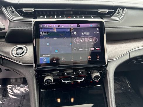 Certified 2022 Jeep Grand Cherokee L Overland AWD/4WD image 12