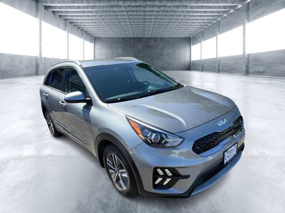 Used 2022 Kia Niro LXS FWD image 2