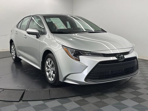 Used 2026 Toyota Corolla LE FWD image 8