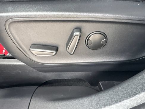 Certified 2025 Ford Escape SE FWD image 25