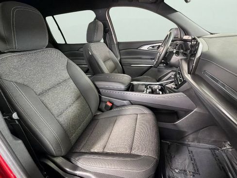 Used 2025 Chevrolet Traverse LT FWD image 35