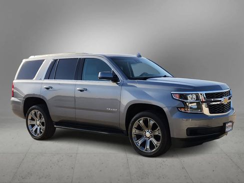 Used 2018 Chevrolet Tahoe LT image 2