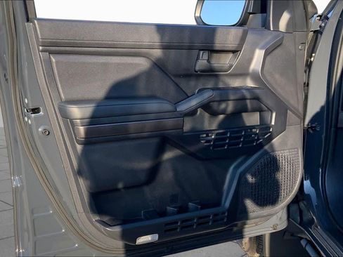 Used 2025 Toyota 4Runner SR5 RWD image 21