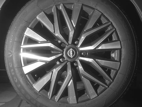 Used 2025 Nissan Altima 2.5 SV image 15