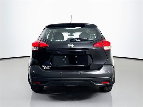 Used 2020 Nissan Kicks S image 7