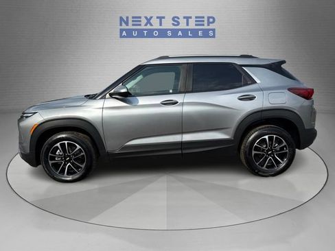 Used 2024 Chevrolet TrailBlazer LT w/ LT Cold Weather Package AWD/4WD image 4