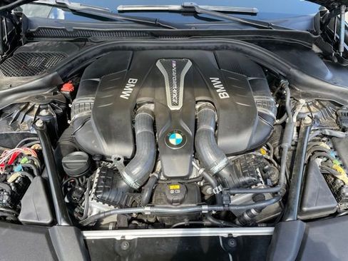 Used 2018 BMW M550i xDrive AWD/4WD image 35