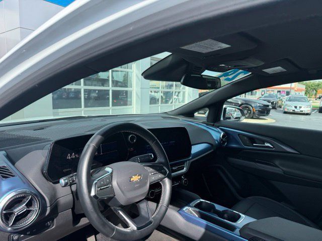 Certified 2024 Chevrolet Equinox EV LT FWD image 7