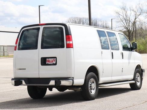 Used 2024 Chevrolet Express 2500 w/ Driver Convenience Package RWD image 8