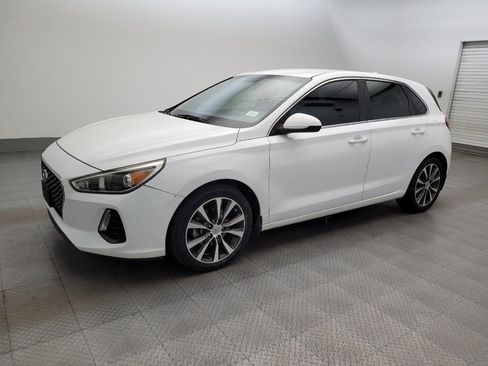 Used 2019 Hyundai Elantra GT FWD image 2
