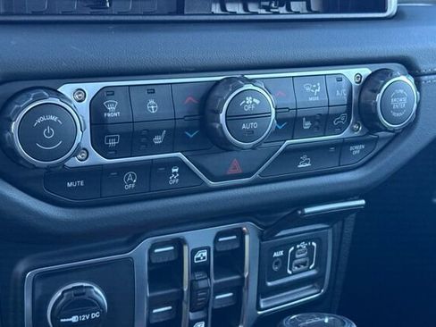 New 2026 Jeep Gladiator Mojave image 19