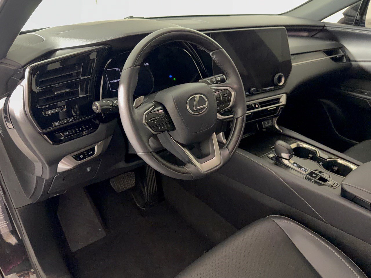 Used 2024 Lexus RX 350 Premium w/ Accessory Package (Z1) FWD image 4