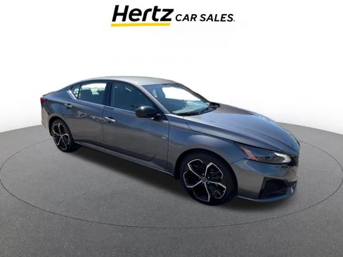 Used 2025 Nissan Altima 2.5 SR image 1